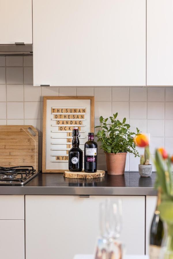 Cosy Nock ! Little Gem At City Center With Large Terrace ! Breda Exteriör bild